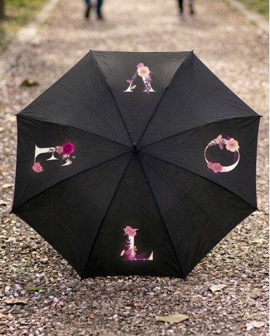 Love verziert mit Blumen Regenschirm